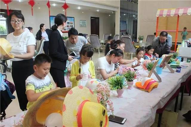 夏日風(fēng)尚，創(chuàng)意綻放——新龍·御都國際繽紛草帽DIY活動(dòng)圓滿落幕